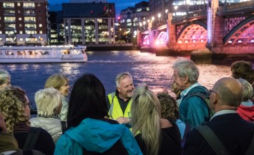 IlluminatedRiver walk with Inner London Ramblers, photo Milo Robinson (1)